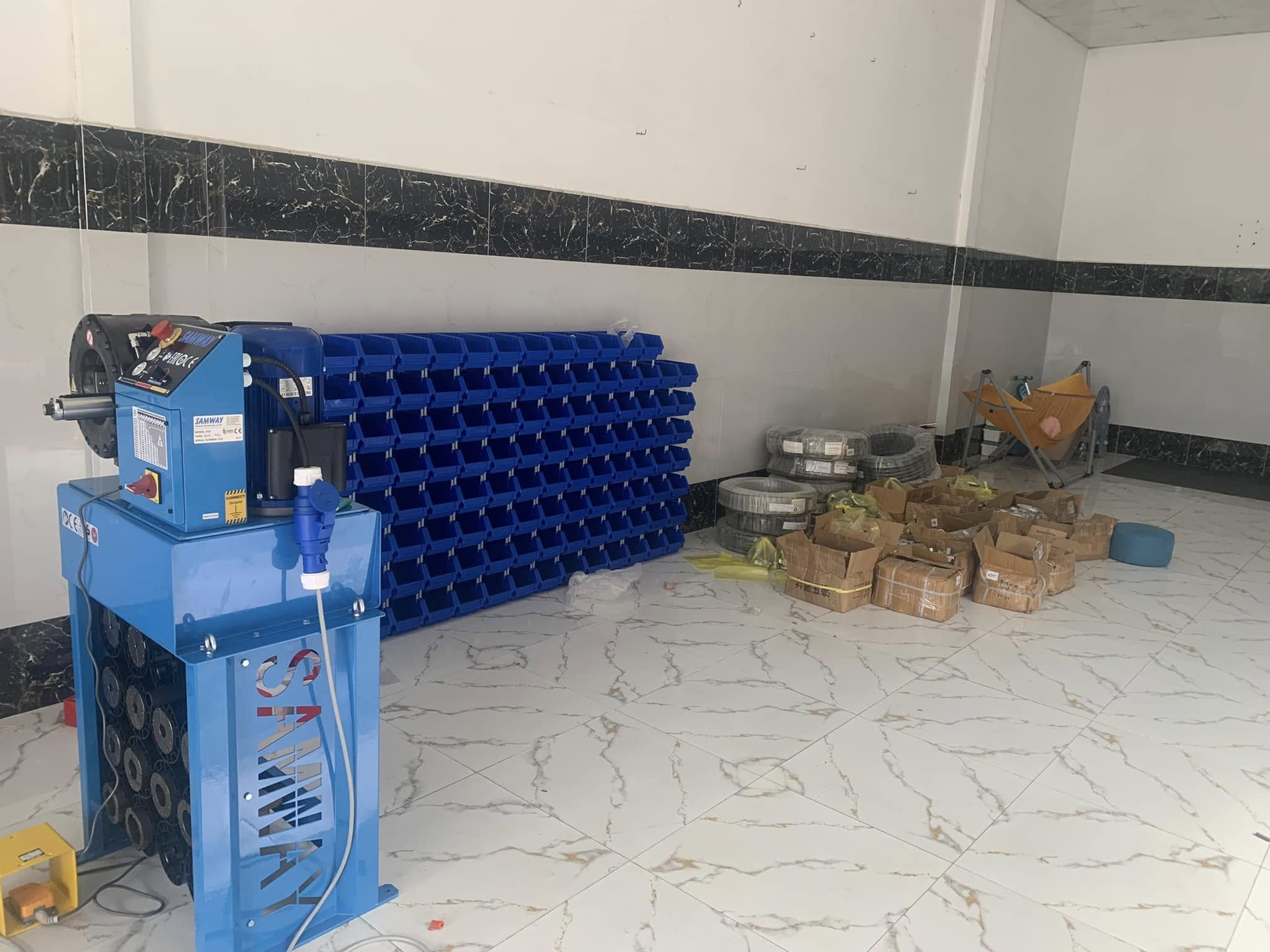 Giao máy bấm ống thuỷ lực về Tây Nguyên