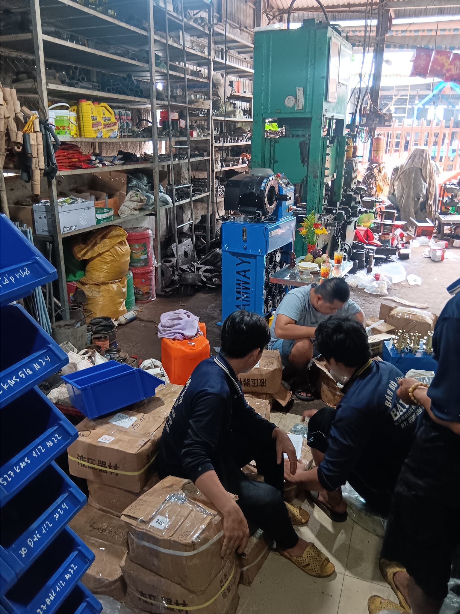 Giao máy bấm ống thuỷ lực về An Giang